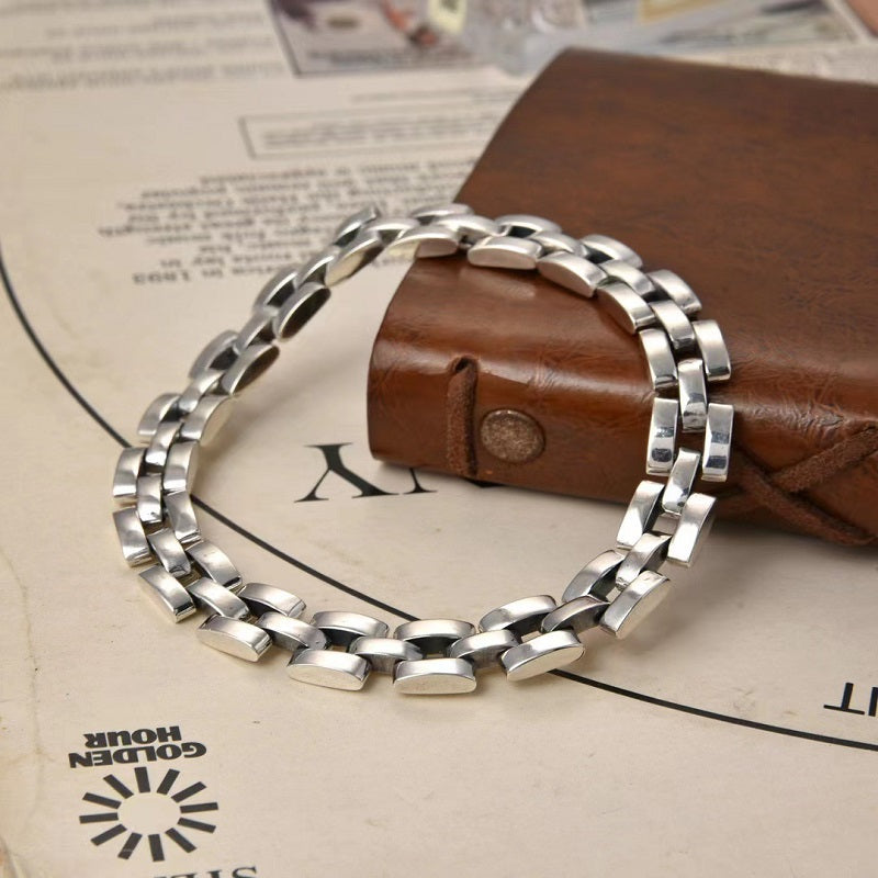 Minimalist smooth bracelet