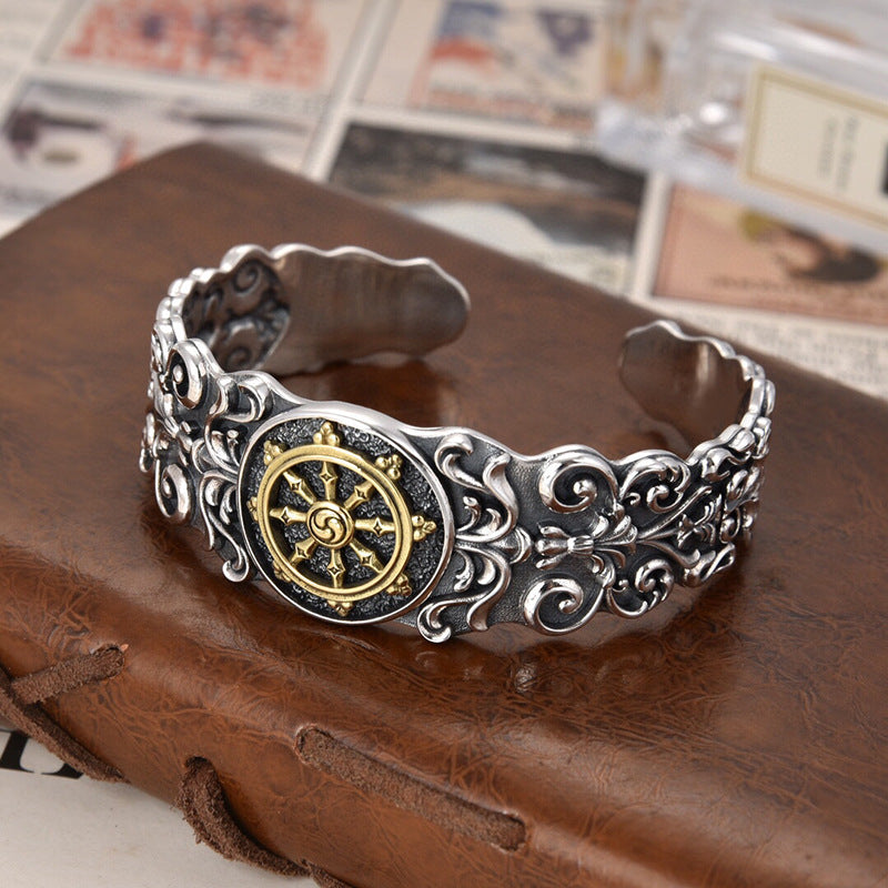 Patterned treasure wheel bracelet
