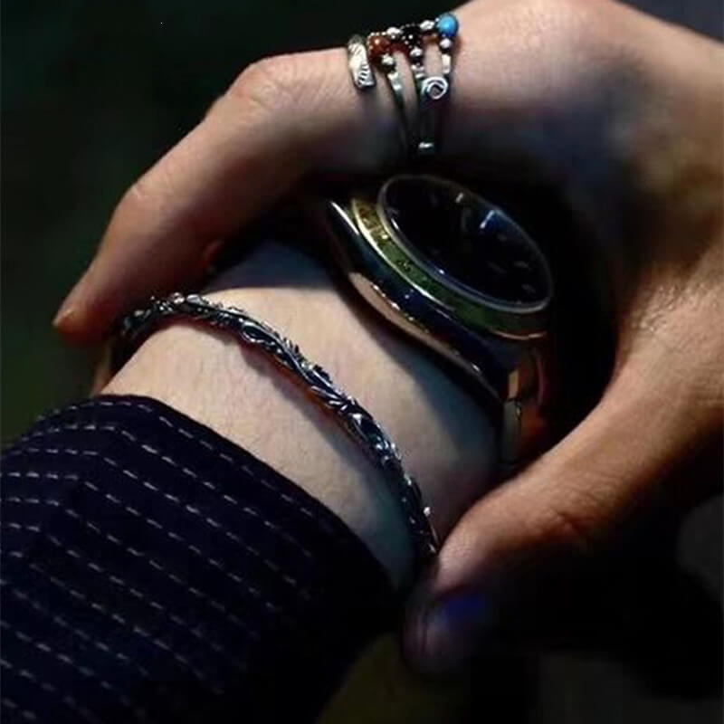 Retro Dark Punk Style Vine Carving Open Bracelet