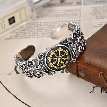 Patterned treasure wheel bracelet