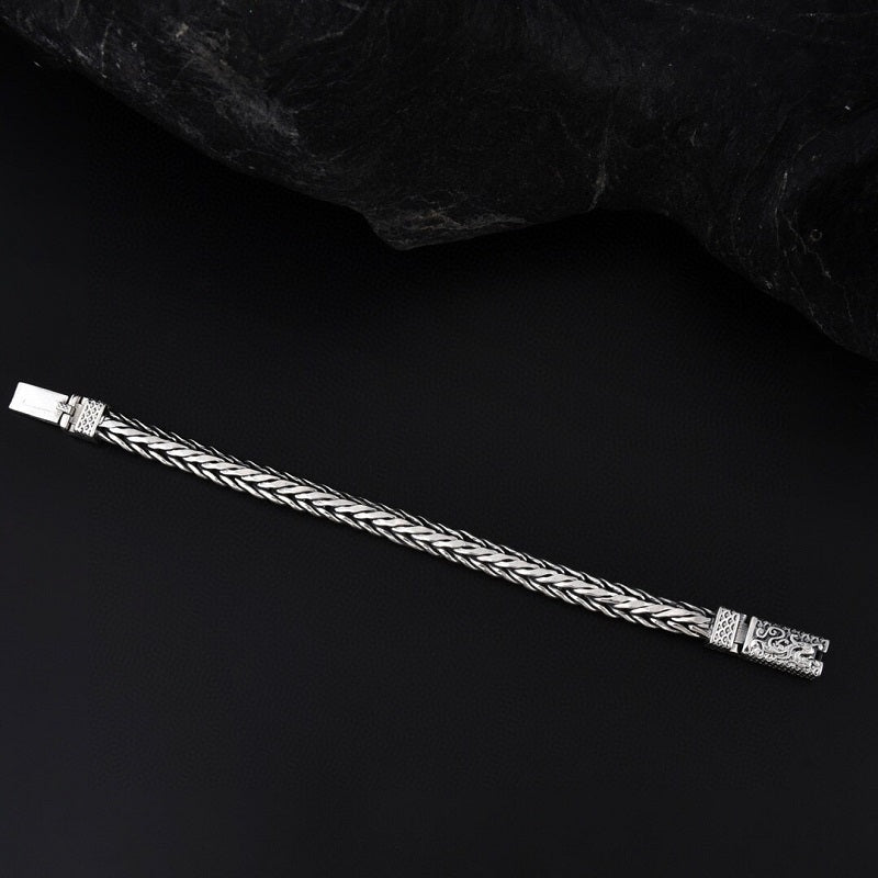 Dragon pattern atmospheric woven bracelet