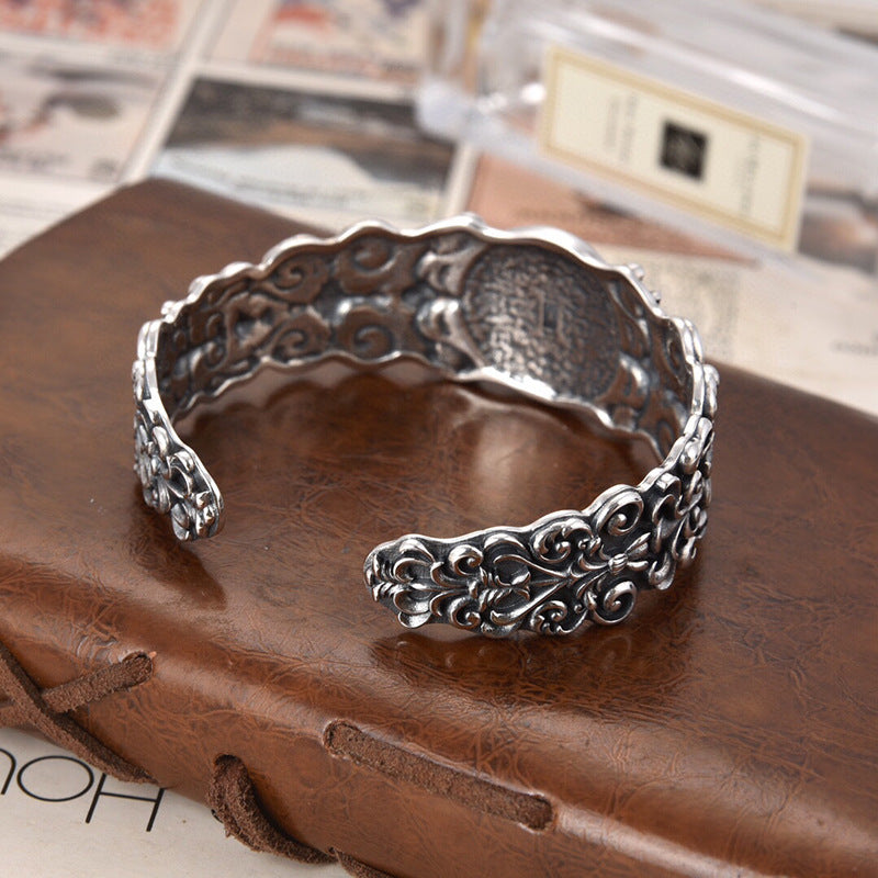 Patterned treasure wheel bracelet