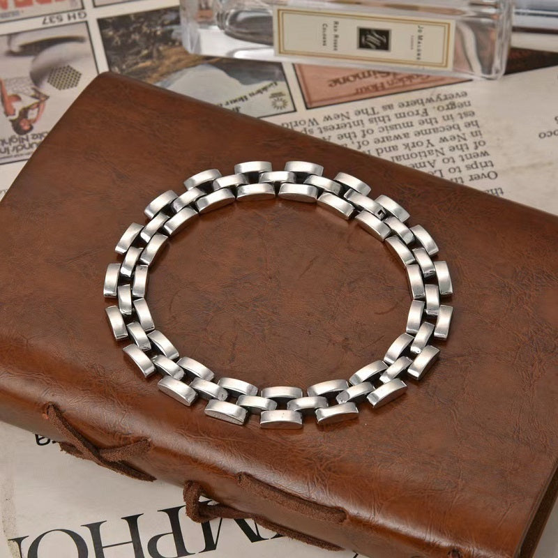 Minimalist smooth bracelet