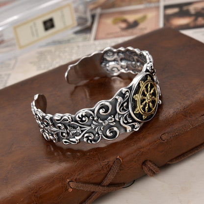 Patterned treasure wheel bracelet