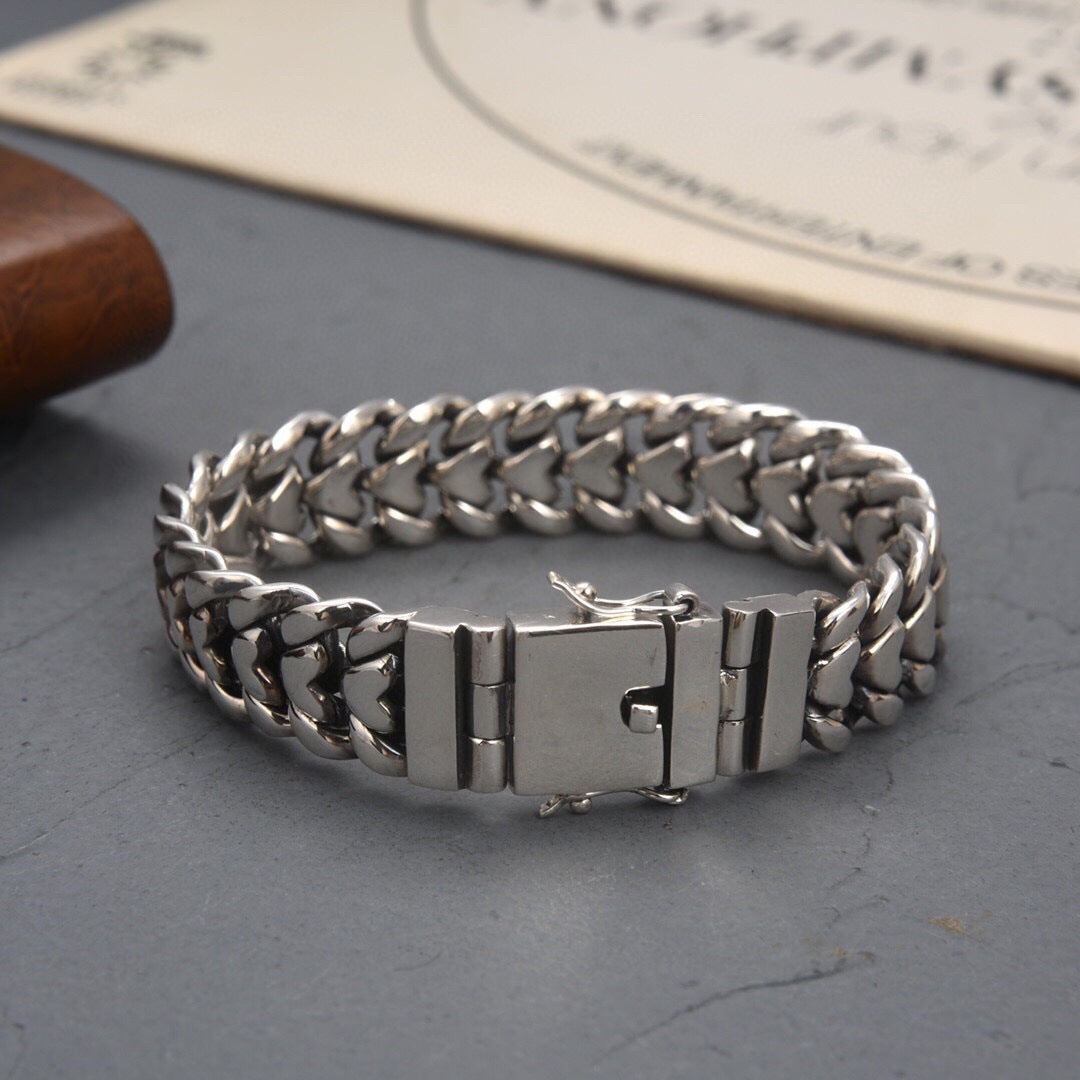 Simple and fashionable glossy love bracelet